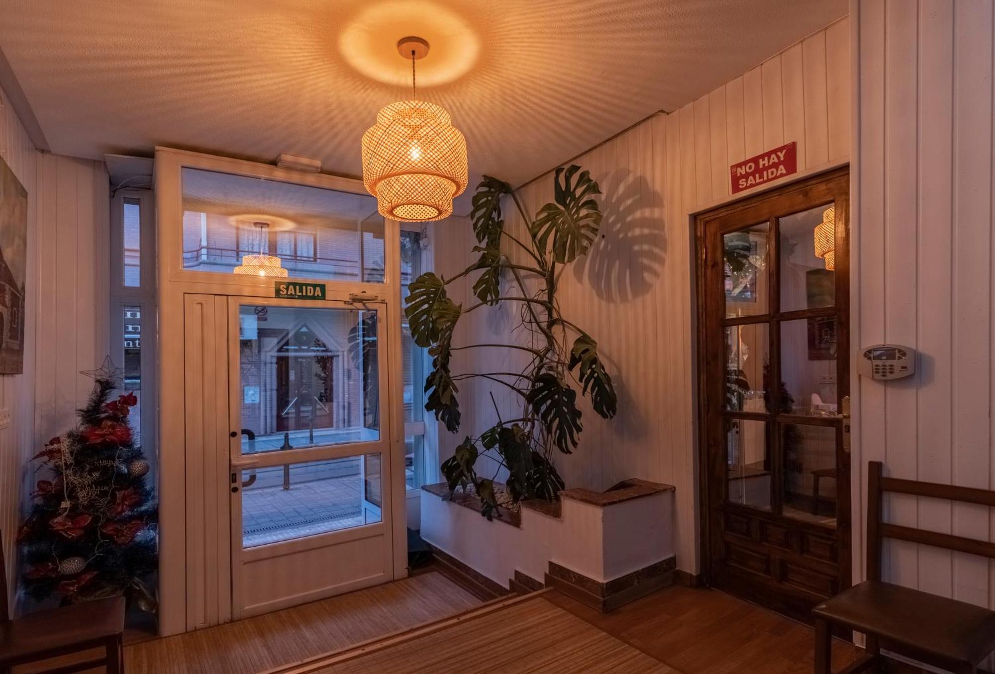 Hostal Julio Cesar Ла-Вірджен-Дель-Каміно Екстер'єр фото