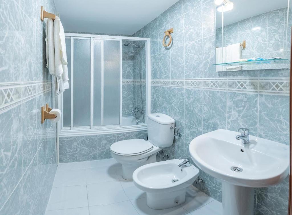 Hostal Julio Cesar Ла-Вірджен-Дель-Каміно Екстер'єр фото